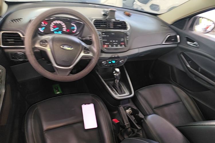 Used Ford Escort 2015 1.5L Automatic Fashion Model Center Console