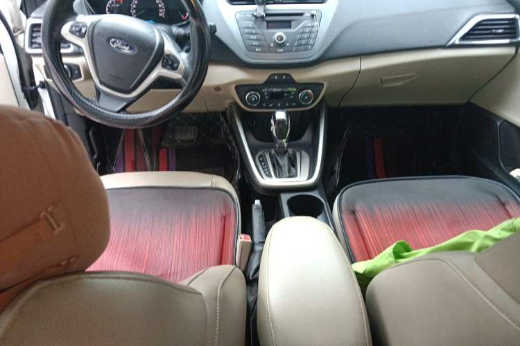 Used Ford Escort 2015 1.5L Automatic Fashion Model Center Console