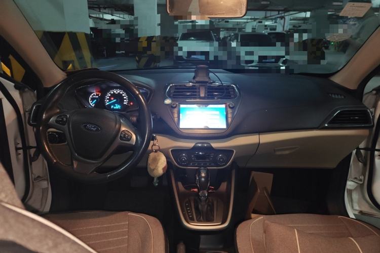 Used Ford Escort 2015 1.5L Automatic Fashion Model Center Console