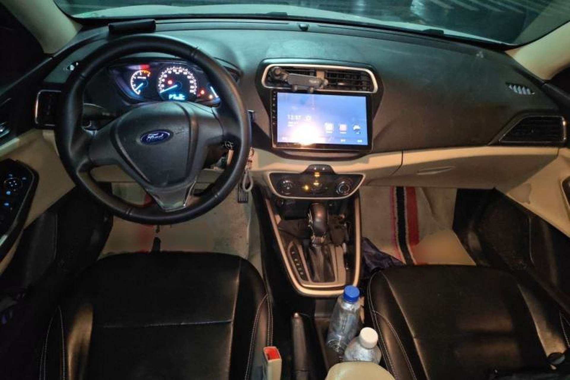 Used Ford Escort 2015 1.5L Automatic Comfort Edition Center Console