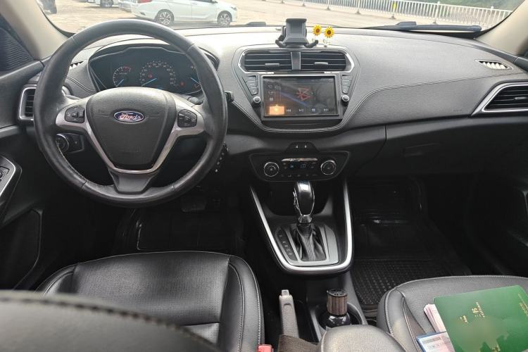 Used Ford Escort 2015 1.5L Automatic Fashion Model Center Console