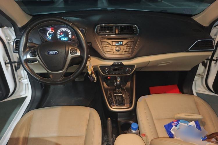 Used Ford Escort 2015 1.5L Automatic Fashion Model Center Console