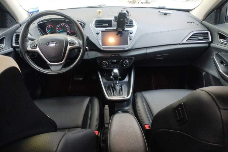 Used Ford Escort 2015 1.5L Automatic Fashion Model Center Console