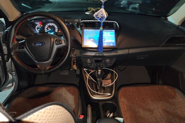 Used Ford Escort 2015 1.5L Automatic Fashion Model Center Console