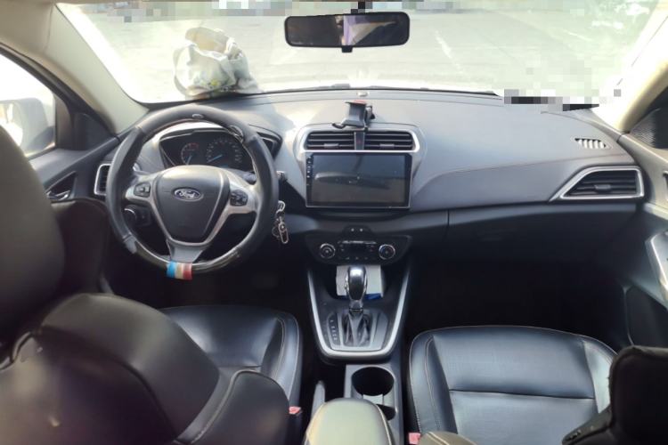 Used Ford Escort 2015 1.5L Automatic Fashion Model Center Console