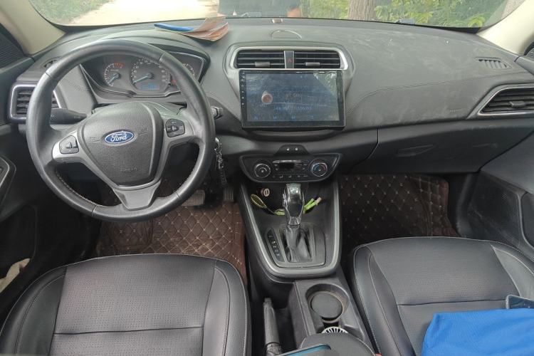Used Ford Escort 2015 1.5L Automatic Fashion Model Center Console