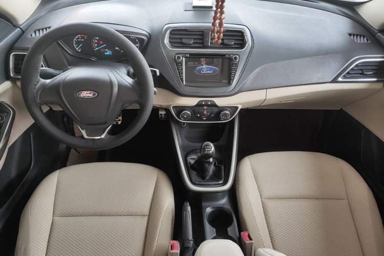 Used Ford Escort 2015 1.5L Manual Comfort Model Center Console