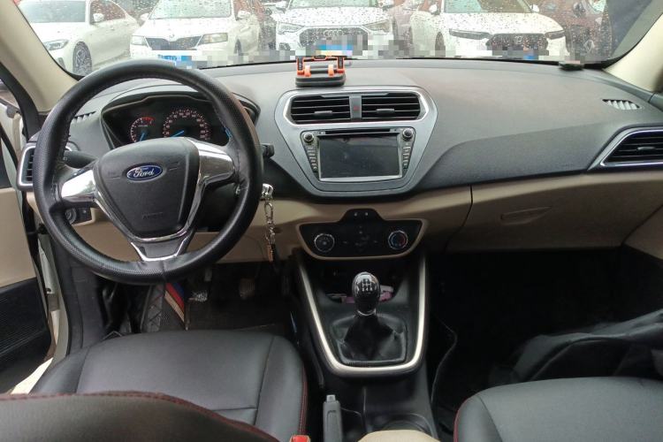Used Ford Escort 2015 1.5L Manual Comfort Model Center Console