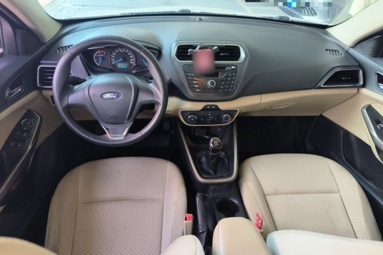 Used Ford Escort 2015 1.5L Manual Comfort Model Center Console