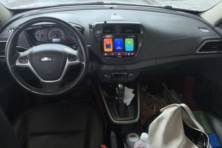 Used Ford Escort 2015 1.5L Automatic Fashion Model Center Console