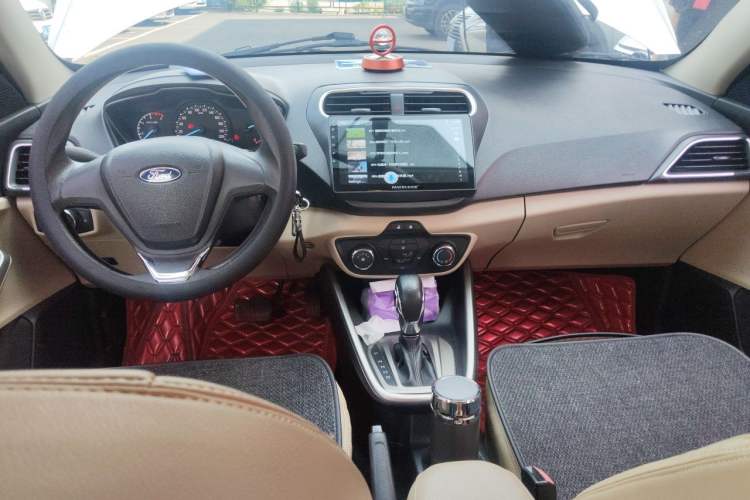 Used Ford Escort 2015 1.5L Automatic Comfort Edition Center Console