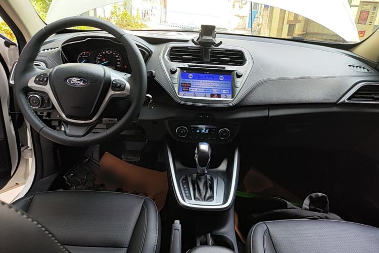 Used Ford Escort 2015 1.5L Automatic Fashion Model Center Console