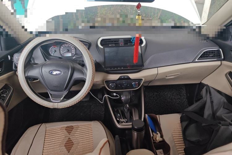 Used Ford Escort 2015 1.5L Automatic Comfort Edition Center Console
