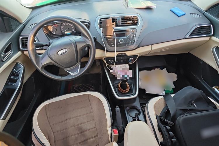 Used Ford Escort 2015 1.5L Manual Comfort Model Center Console