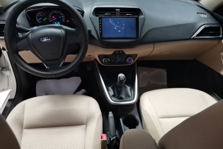 Used Ford Escort 2015 1.5L Manual Comfort Model Center Console