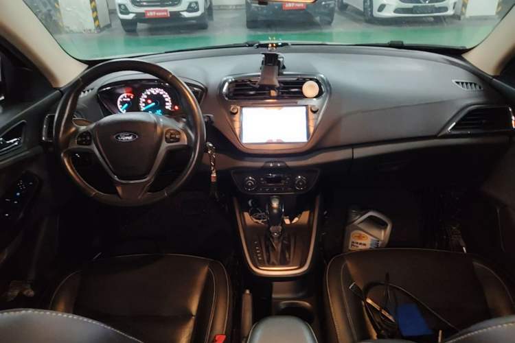 Used Ford Escort 2015 1.5L Automatic Fashion Model Center Console