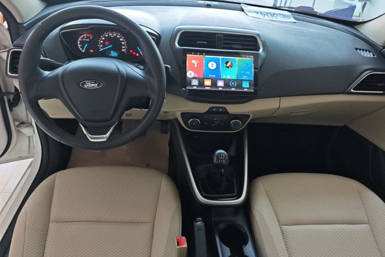 Used Ford Escort 2015 1.5L Manual Comfort Model Center Console