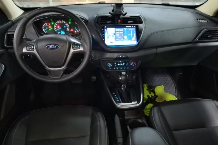 Used Ford Escort 2015 1.5L Automatic Fashion Model Center Console