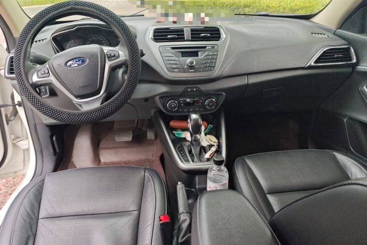 Used Ford Escort 2015 1.5L Automatic Fashion Model Center Console