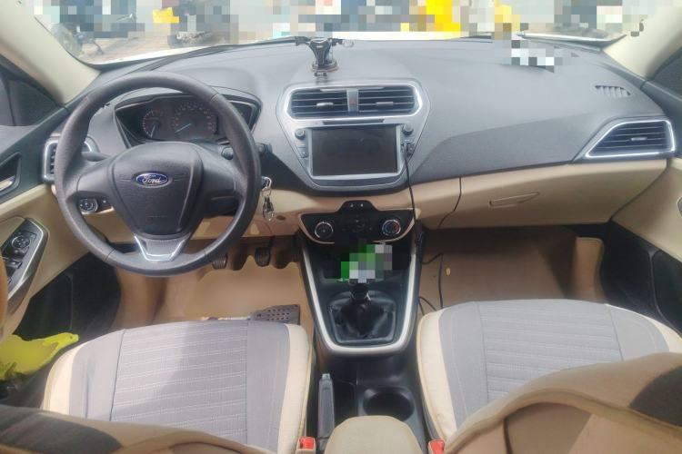 Used Ford Escort 2015 1.5L Manual Comfort Model Center Console