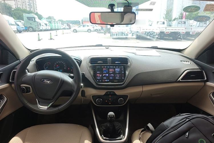 Used Ford Escort 2015 1.5L Manual Comfort Model Center Console
