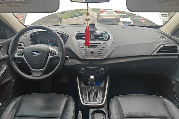 Used Ford Escort 2015 1.5L Automatic Fashion Model Center Console