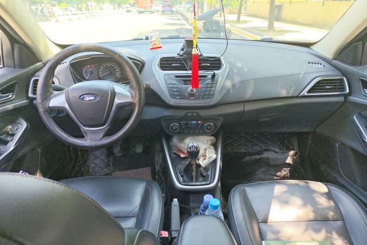 Used Ford Escort 2015 1.5L Manual Fashion Edition Center Console