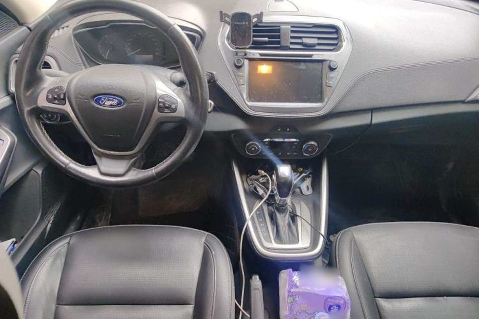 Used Ford Escort 2015 1.5L Automatic Fashion Model Center Console