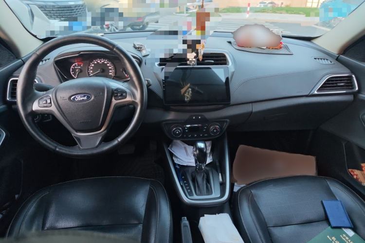 Used Ford Escort 2015 1.5L Automatic Fashion Model Center Console