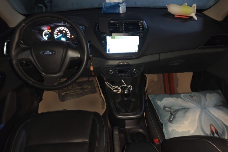 Used Ford Escort 2015 1.5L Manual Fashion Edition Center Console