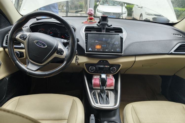 Used Ford Escort 2015 1.5L Automatic Fashion Model Center Console