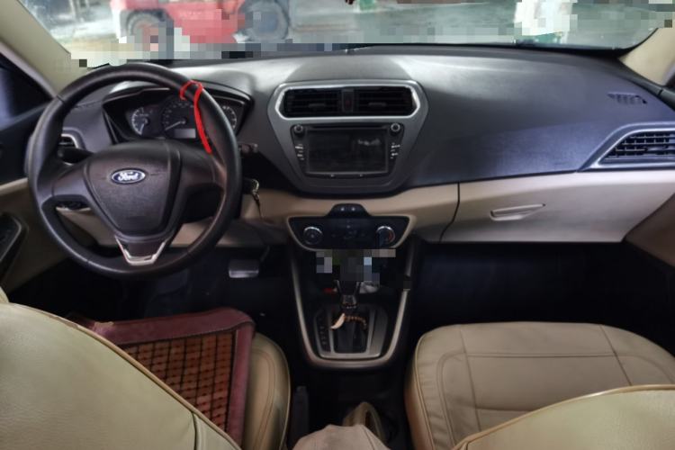 Used Ford Escort 2015 1.5L Automatic Comfort Edition Center Console