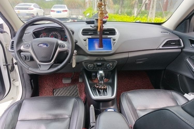 Used Ford Escort 2015 1.5L Automatic Fashion Model Center Console