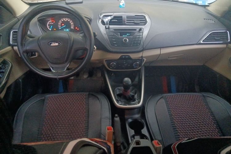 Used Ford Escort 2015 1.5L Manual Comfort Model Center Console