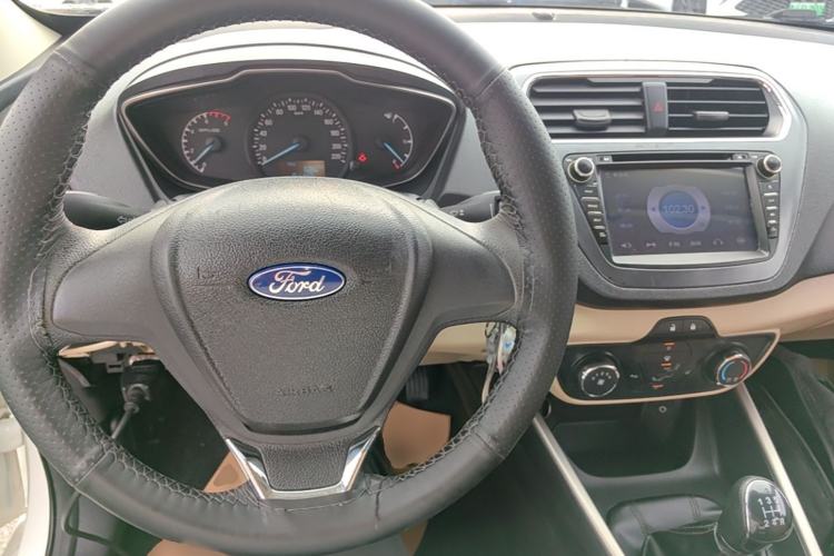 Used Ford Escort 2015 1.5L Manual Comfort Model Center Console