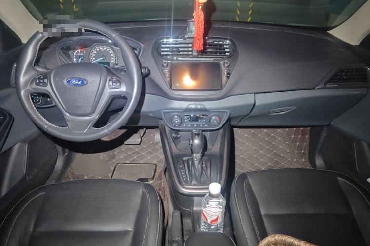 Used Ford Escort 2015 1.5L Automatic Fashion Model Center Console