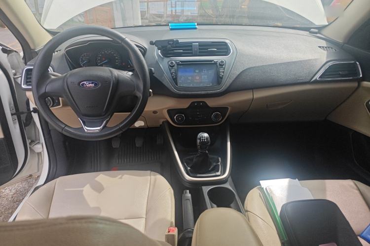 Used Ford Escort 2015 1.5L Manual Comfort Model Center Console