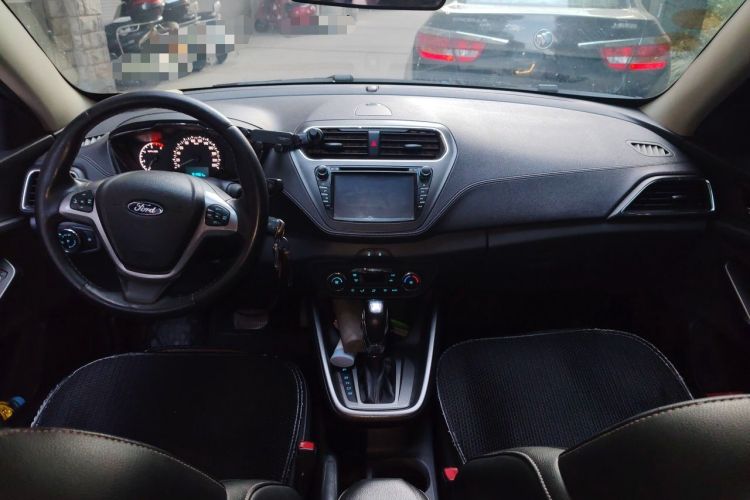 Used Ford Escort 2015 1.5L Automatic Fashion Model Center Console