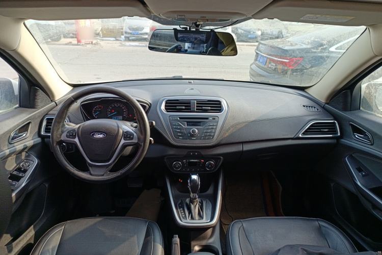 Used Ford Escort 2015 1.5L Automatic Fashion Model Center Console