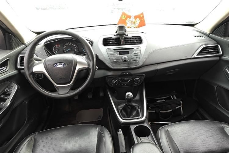 Used Ford Escort 2015 1.5L Manual Fashion Edition Center Console