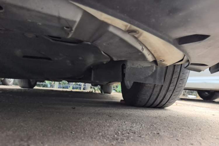 Used Ford Escort 2015 1.5L Manual Fashion Edition Chassis Front Left