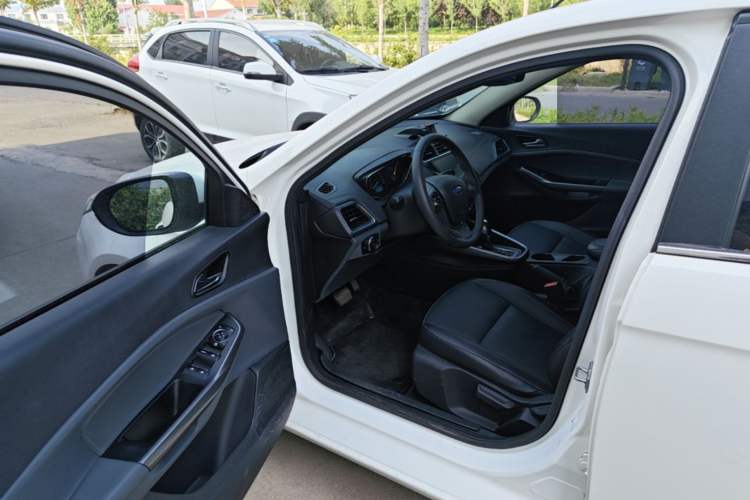 Used Ford Escort 2015 1.5L Automatic Fashion Model Driver Seat