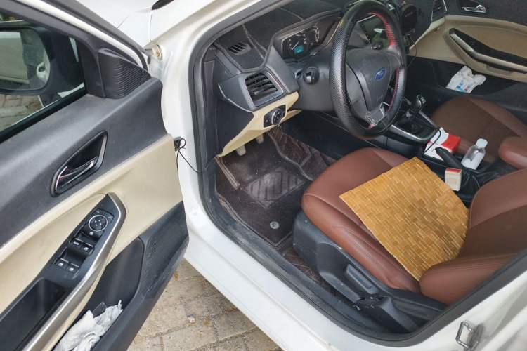 Used Ford Escort 2015 1.5L Manual Comfort Model Driver Seat