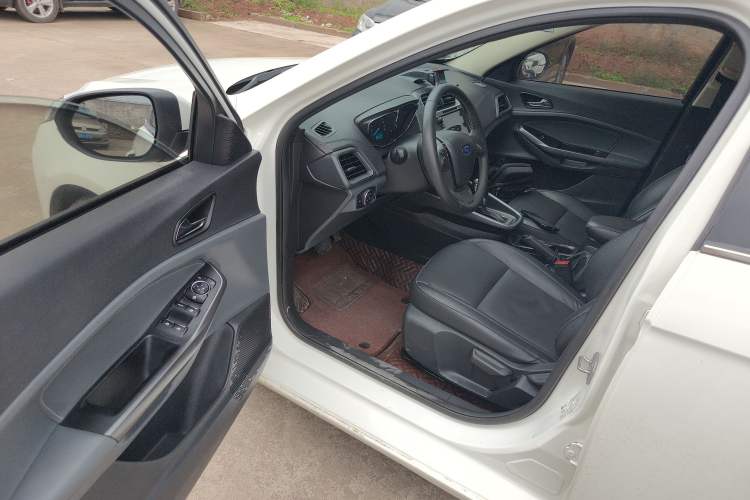 Used Ford Escort 2015 1.5L Automatic Fashion Model Driver Seat