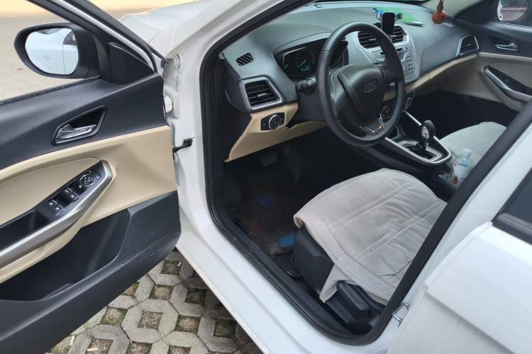 Used Ford Escort 2015 1.5L Automatic Comfort Edition Driver Seat