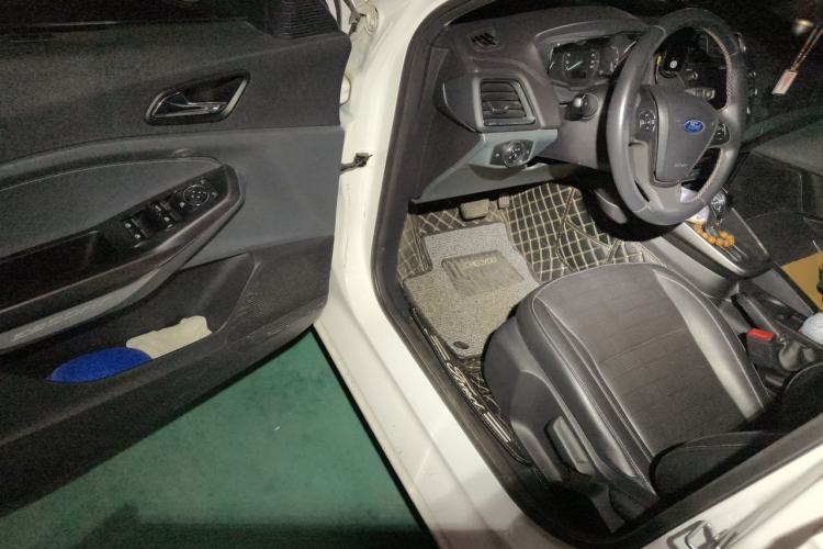 Used Ford Escort 2015 1.5L Automatic Fashion Model Driver Seat