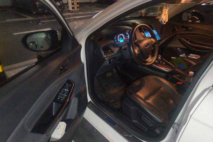 Used Ford Escort 2015 1.5L Automatic Fashion Model Driver Seat