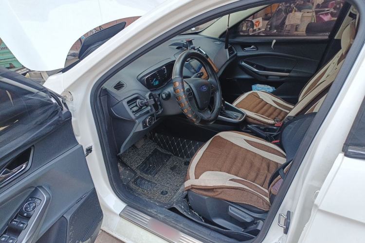 Used Ford Escort 2015 1.5L Automatic Fashion Model Driver Seat