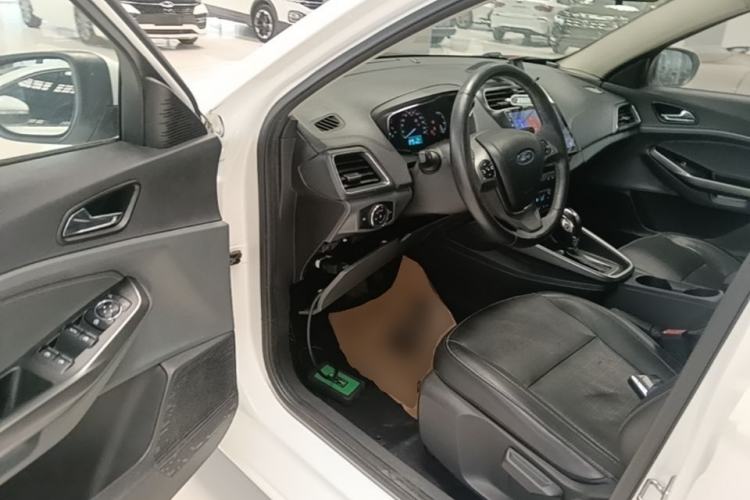 Used Ford Escort 2015 1.5L Automatic Fashion Model Driver Seat