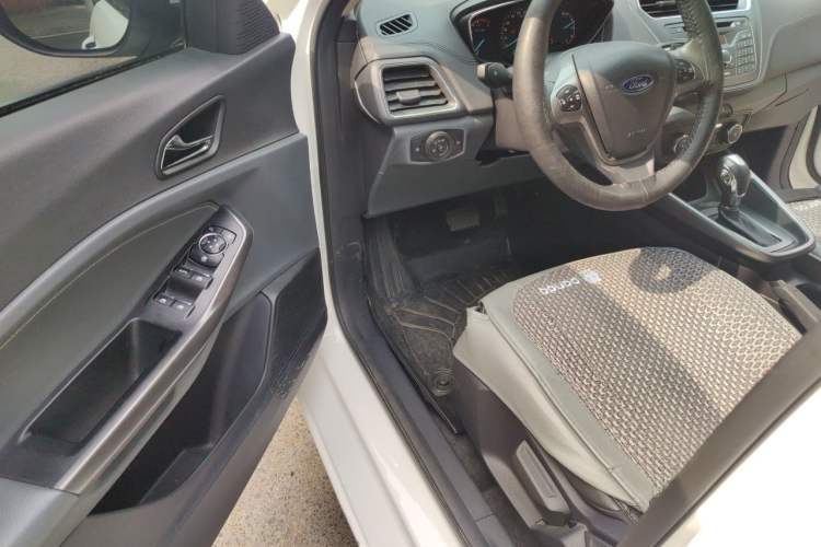 Used Ford Escort 2015 1.5L Automatic Fashion Model Driver Seat